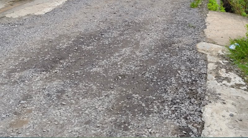 Proyek "Siluman" di Desa Karang Endah Selatan, Hamparan Batu Setipis "Tisu"