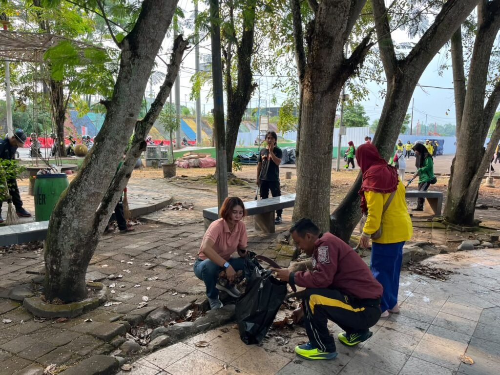 Polres Muara Enim Bersama Pemkab dan Masyarakat Gelar World Clean Up Day 2026
