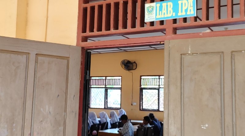 Pembangunan Ruang Kelas di SMPN 7 Gelumbang Terancam Batal, Siswa Terpaksa Belajar di Ruang Laboratorium
